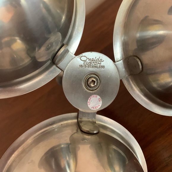 Vintage Oneida Custom 18/8 3 bowl condiment server - Picture 3 of 3